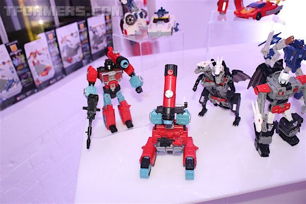 NYCC 2016   First Look At Sixshot, Broadside, Sky Shadow, Perceptor, And More Transformers  (27 of 137)